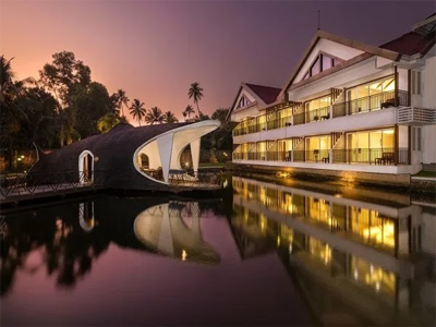 luxury resort in alleppey, resort in alappuzha, punnamada lake resort, private pool villa alleppey, honeymoon resort in kerala, backwater resort alleppey.
