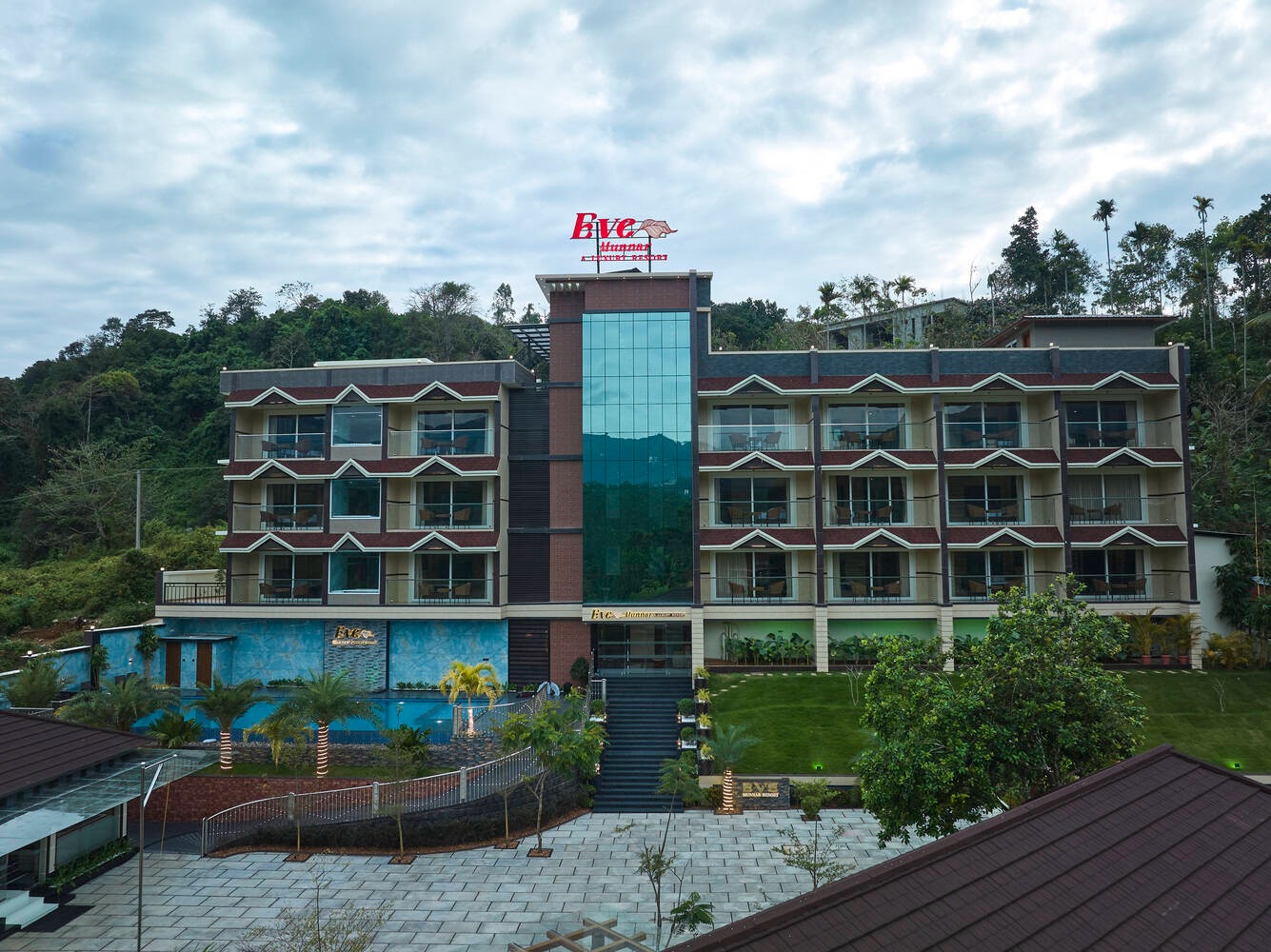 EVE MUNNAR