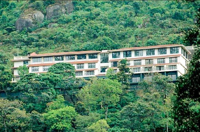ABAD COPPER CASTLE MUNNAR