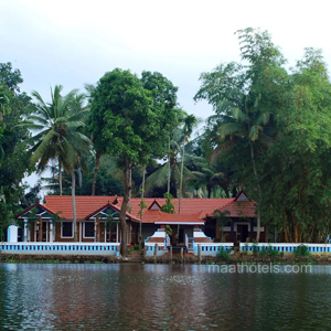 lake resort in Alleppey, Alappuzha backwater resort, honeymoon resort in Alleppey, lake-view resort in Alappuzha, kayaking resort in Alleppey, and Alleppey resort booking.